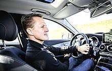 Michael Schumacher testet die neue Mercedes-Benz C-Klasse. Foto: dpp-AutoReporter 